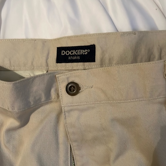 Men’s Docker Khaki - Picture 1 of 2